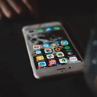 cropped-smash-iphone-scaled-1.jpg Servisní centrum pro opravy zařízení Apple a notebooků